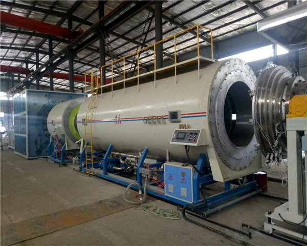 真空定径挤出机φ90-1680